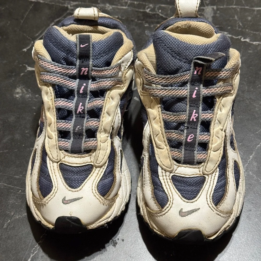 Vintage 90s Nike Retro Y2K Girls 12.5 Chunky Sneakers